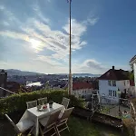 2-roms Med Spektakulaer Utsikt Og Privat Hage Apartamento