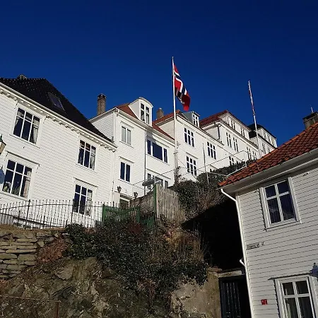 דירה 2-roms Med Spektakulaer Utsikt Og Privat Hage *