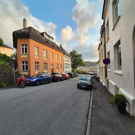 2-roms Med Spektakulaer Utsikt Og Privat Hage *