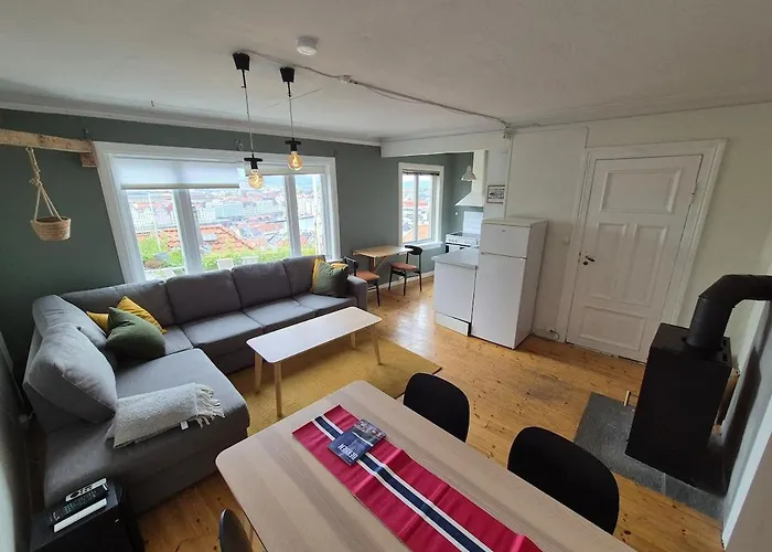 2-roms Med Spektakulaer Utsikt Og Privat Hage Διαμέρισμα *