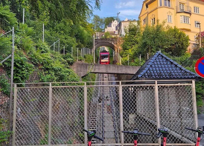 2-roms Med Spektakulaer Utsikt Og Privat Hage 아파트 베르겐