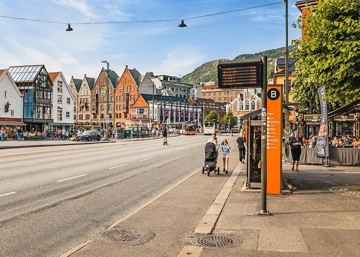 2-roms Med Spektakulaer Utsikt Og Privat Hage 베르겐