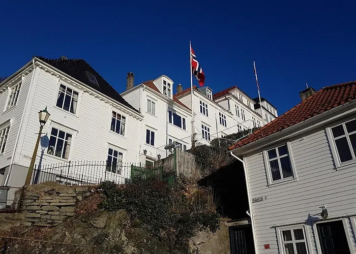 Διαμέρισμα 2-roms Med Spektakulaer Utsikt Og Privat Hage *