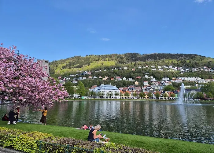 2-roms Med Spektakulaer Utsikt Og Privat Hage 아파트